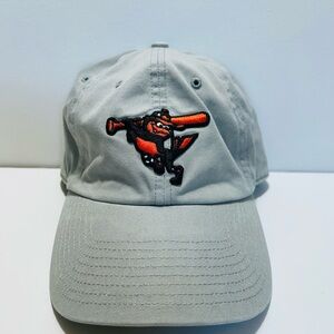 Baltimore Orioles “Bird swinging bat” Vintage Design Cap